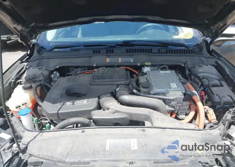 2017 Ford Fusion Energi Se Luxury z USA, uszkodzony, nr VIN 3FA6P0PU3HR121802